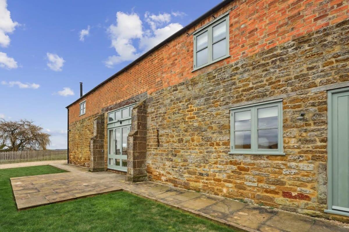 Villa Sophie'S Barn - Hot Tub Packages Available Market Harborough Exterior foto